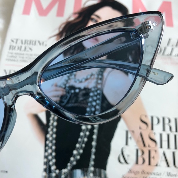 ⚡️Sale ⚡️Blue Translucent Cat Eye Sunglasses - Picture 3 of 3